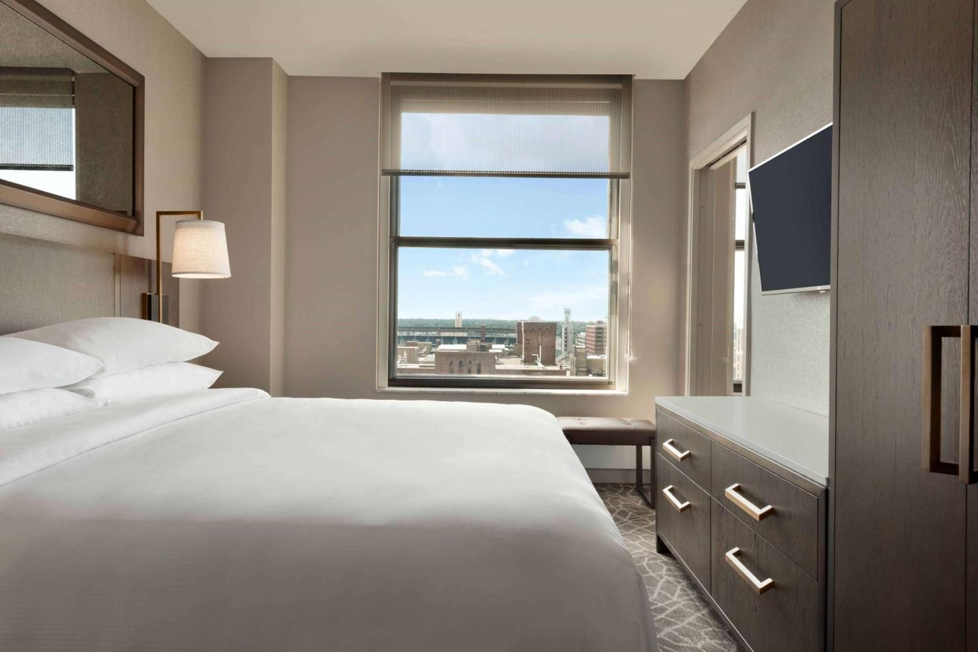 Embassy Suites By Hilton Minneapolis Downtown Hotel Ngoại thất bức ảnh